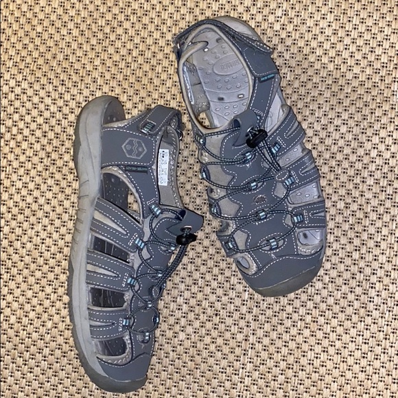 khombu hiking sandals